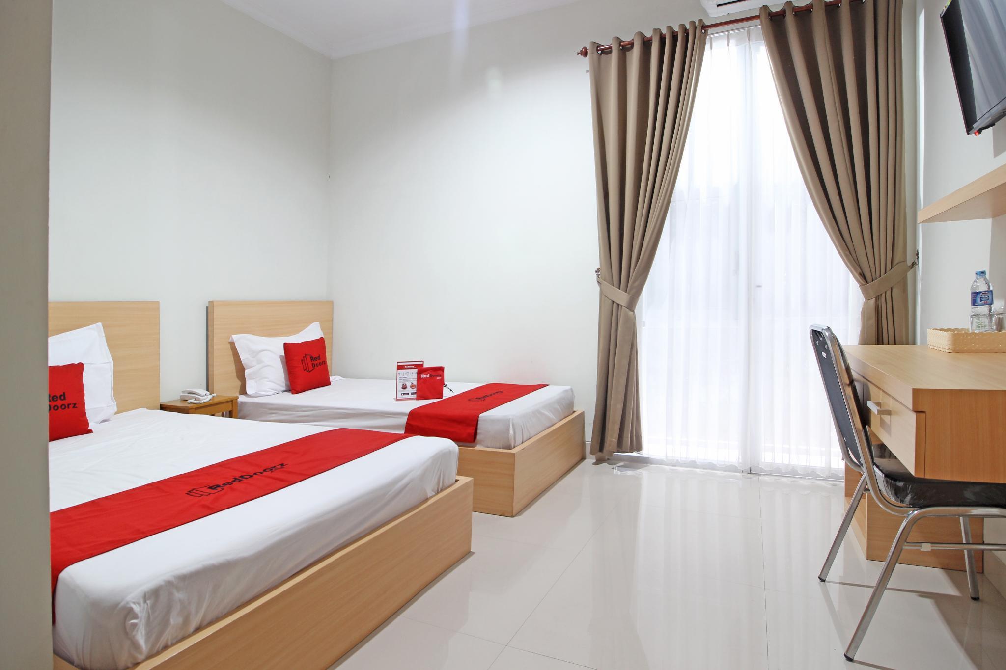 Reddoorz Near Amikom Yogyakarta Salakan Esterno foto