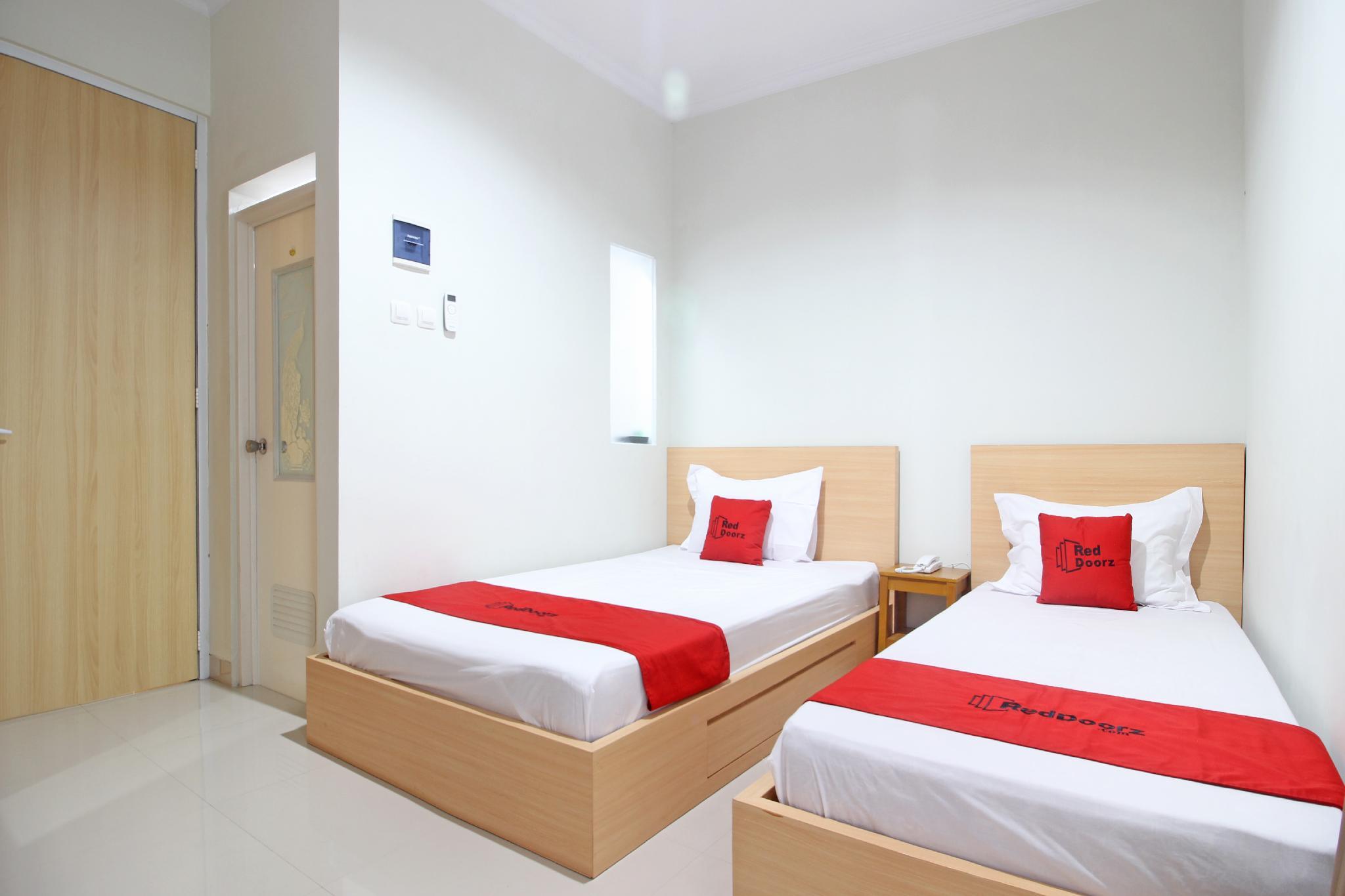 Reddoorz Near Amikom Yogyakarta Salakan Esterno foto