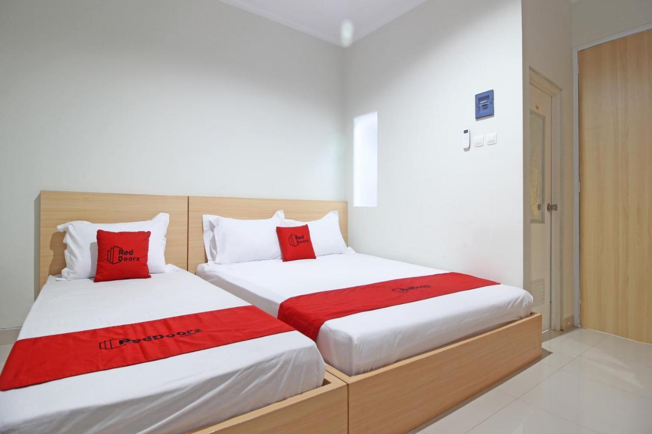 Reddoorz Near Amikom Yogyakarta Salakan Esterno foto