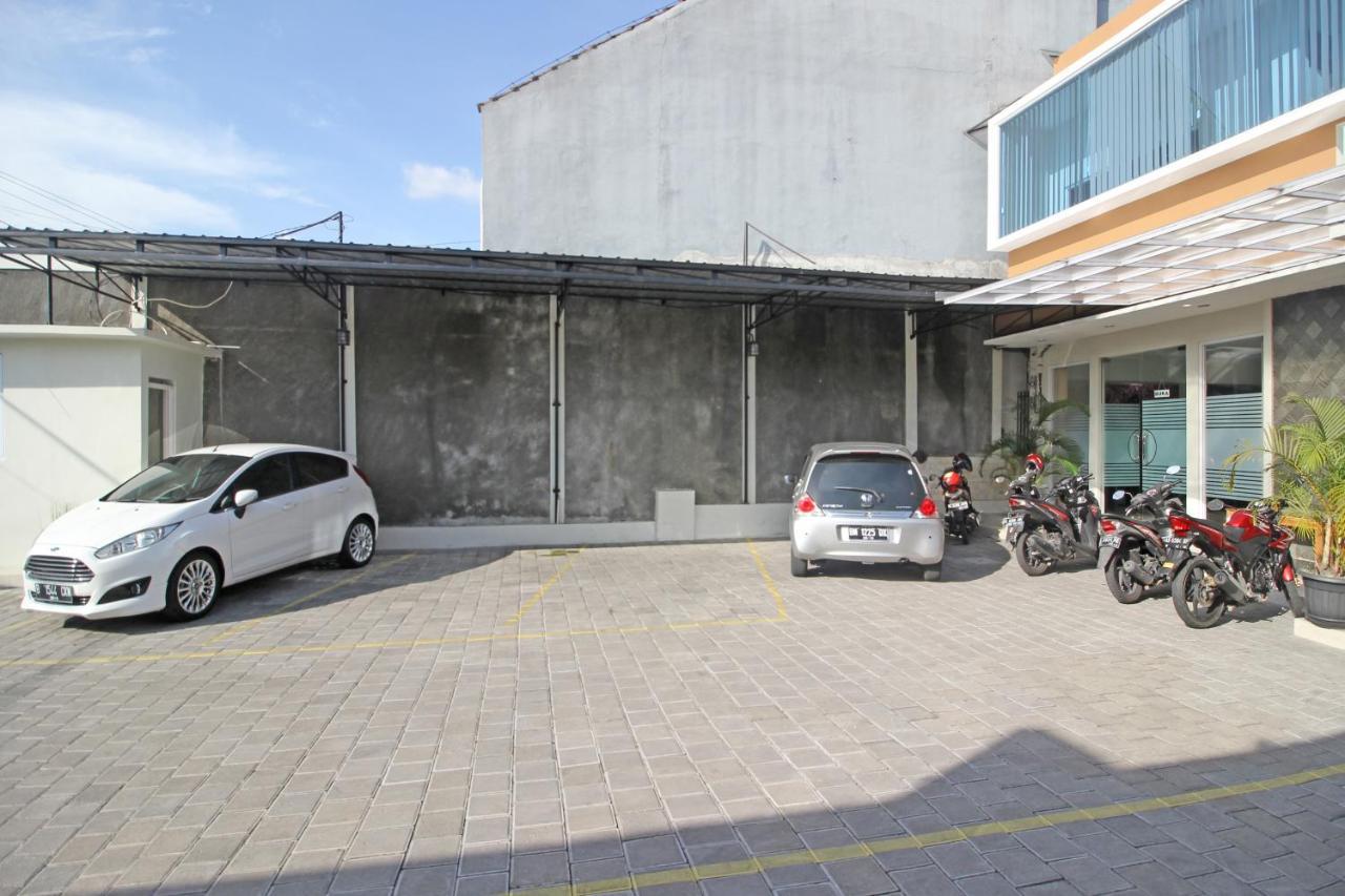 Reddoorz Near Amikom Yogyakarta Salakan Esterno foto
